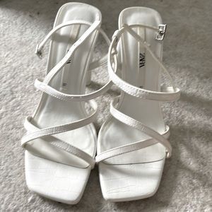 White size 7 Zara heels